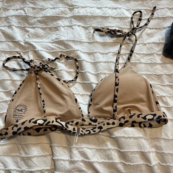 Hollister Leopard Bikini Top - Picture 2 of 2